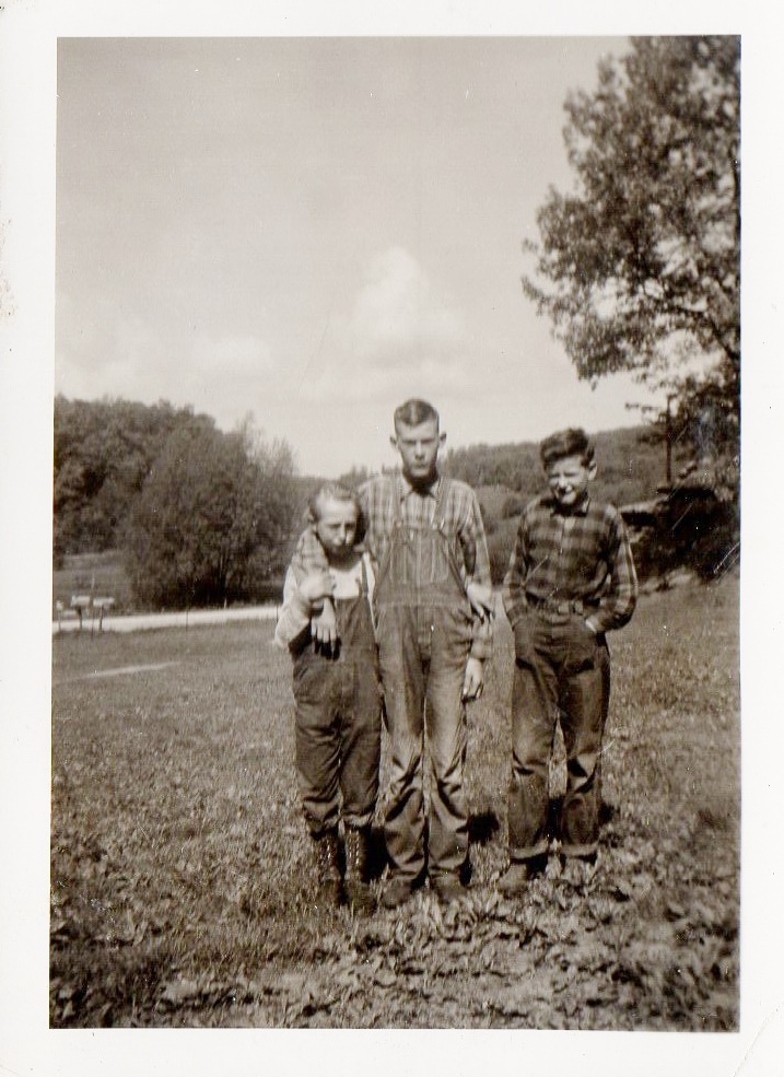 Irvin Cl 1942 7th graders Robt Storgerg, Arnold Davidson, Vernon Arneson