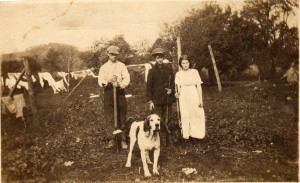 Norman, Donald and Olive Hunter 1910.jpg