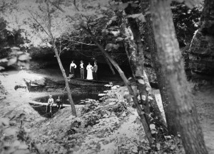 Cave and Spring, High Cliff Park, 1905.jpg