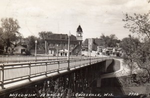 Galesville 1937 City Hall on right (800x525)