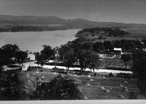 View of east side from High cliff Cemetery 1900.jpg