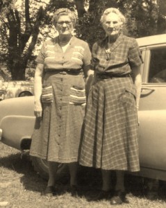 Sophia Sjuggerud Carrie Anderson ( left) (638x800)
